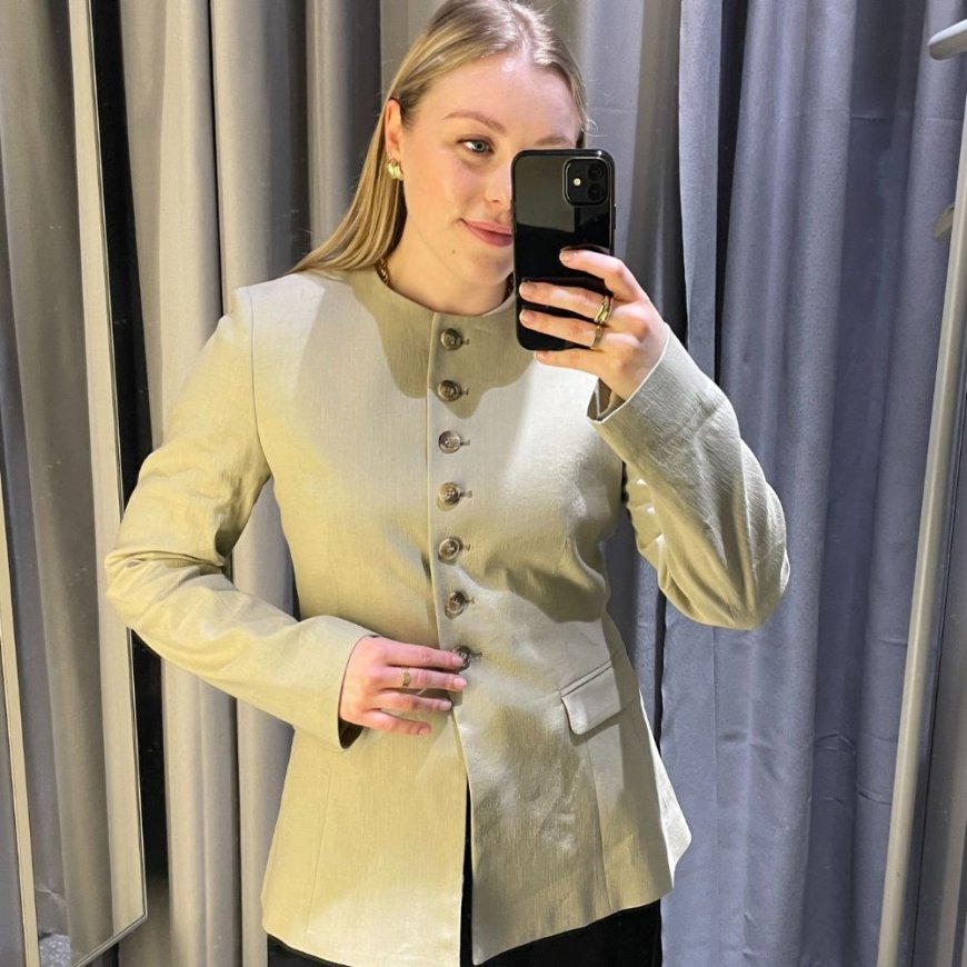 I Had to Queue to Get My Hands on Arket’s New Waisted Blazer in Store—Here’s Why It’s So Good